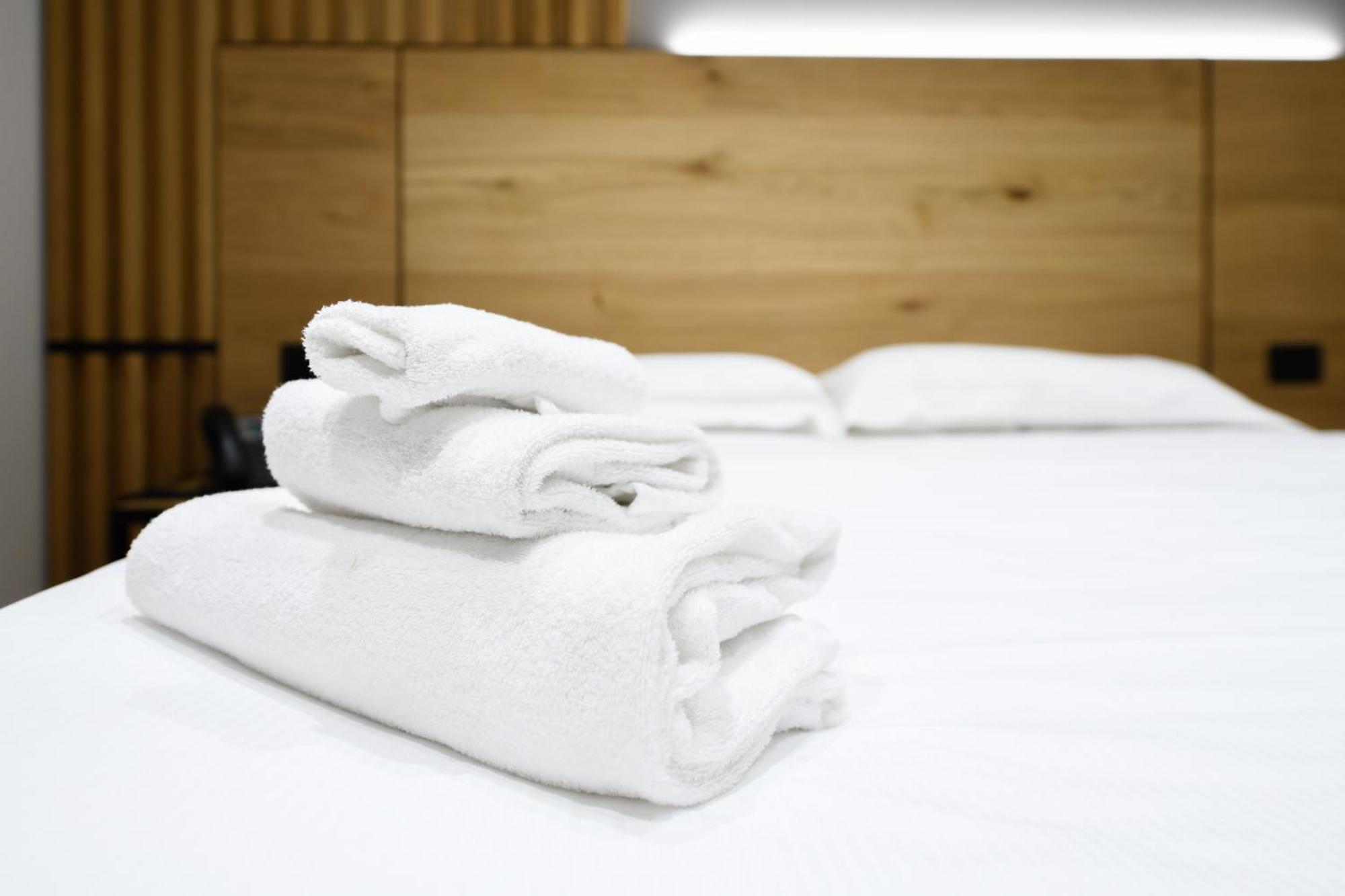 Hotel Arya By Mauro Sirmione Bagian luar foto