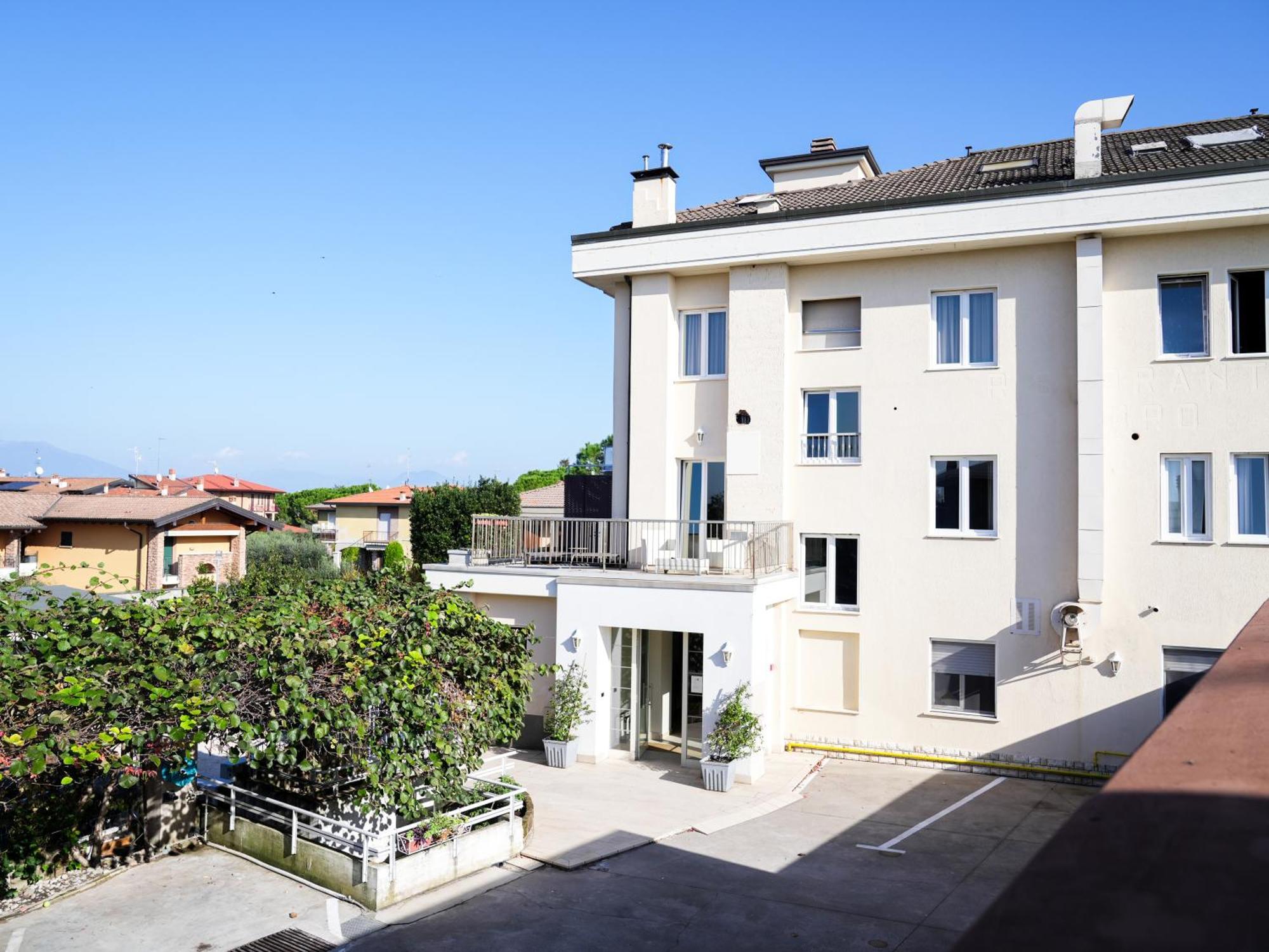 Hotel Arya By Mauro Sirmione Bagian luar foto