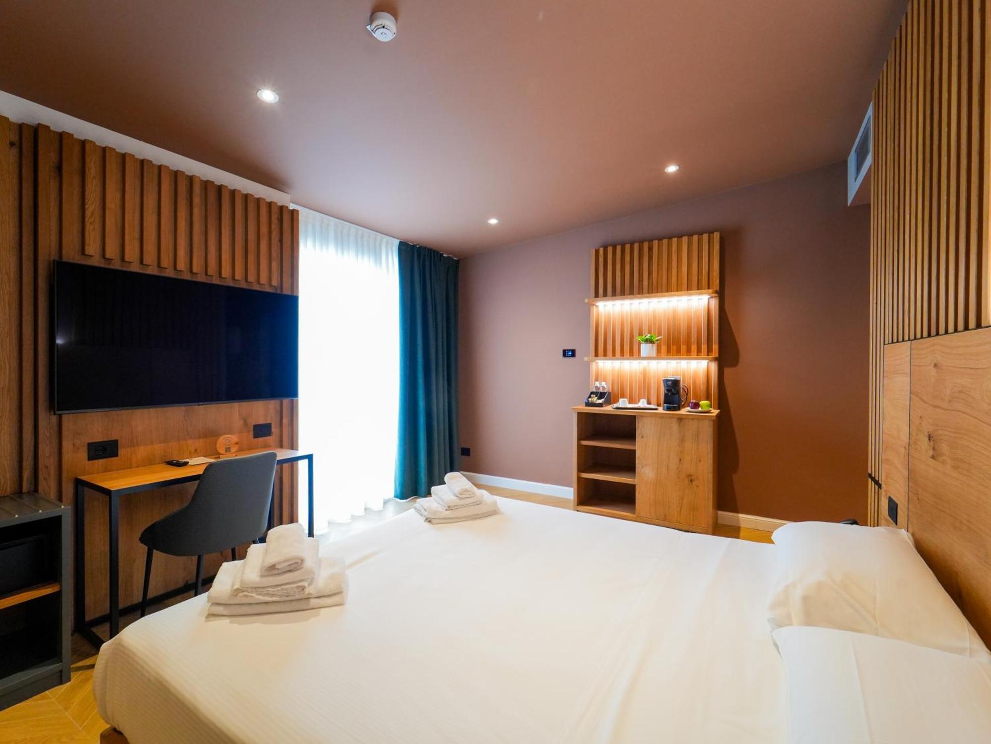 Hotel Arya By Mauro Sirmione Bagian luar foto