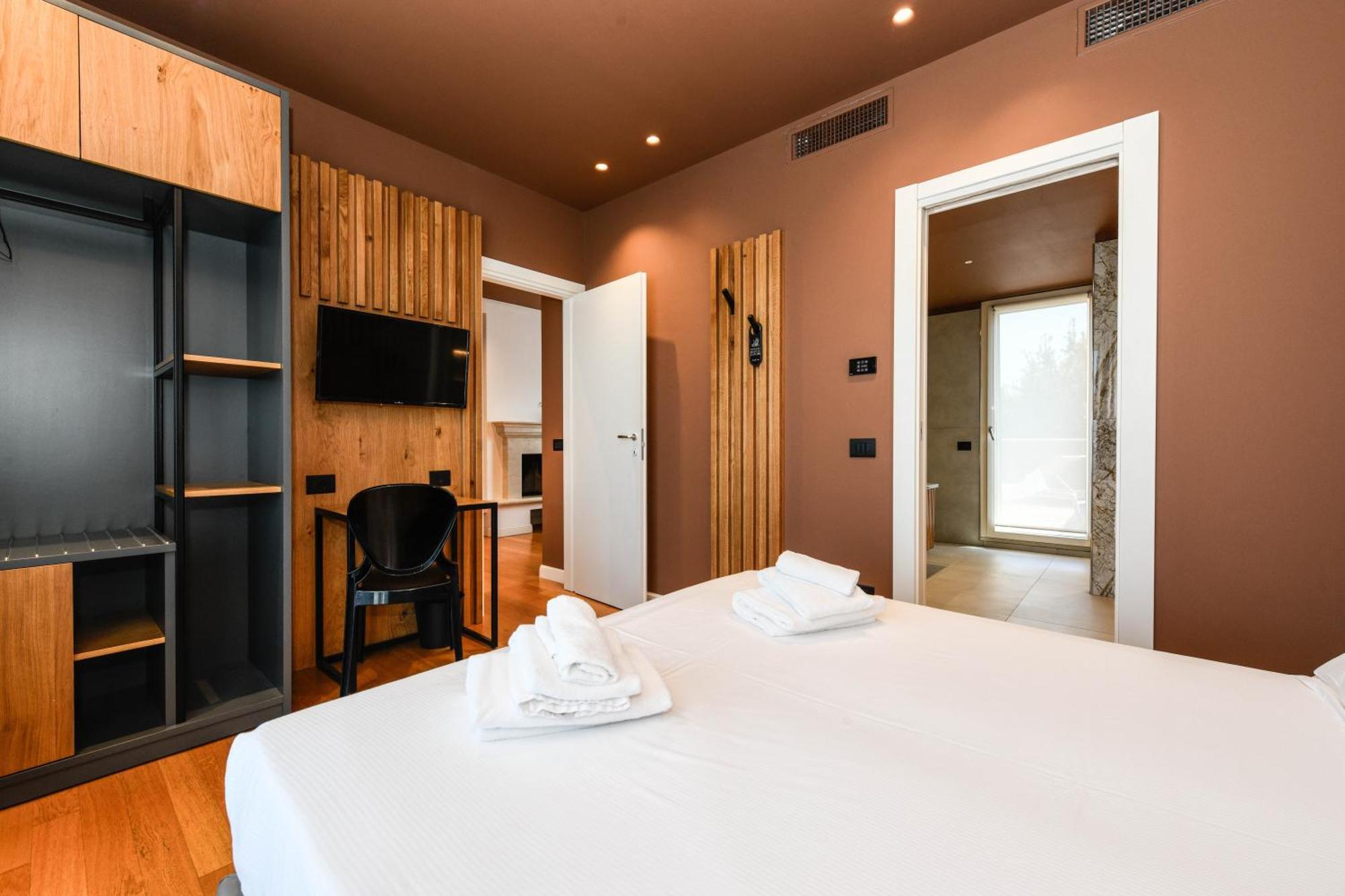Hotel Arya By Mauro Sirmione Bagian luar foto