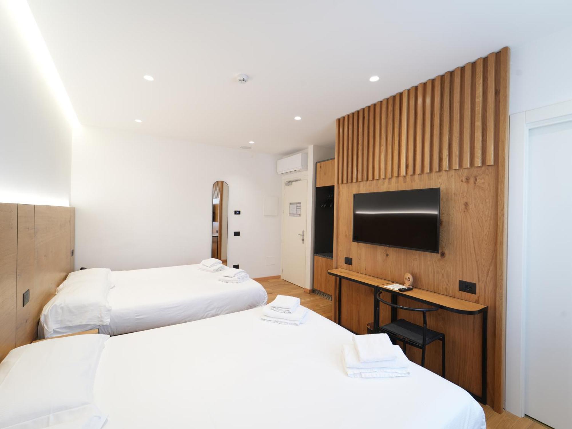 Hotel Arya By Mauro Sirmione Bagian luar foto